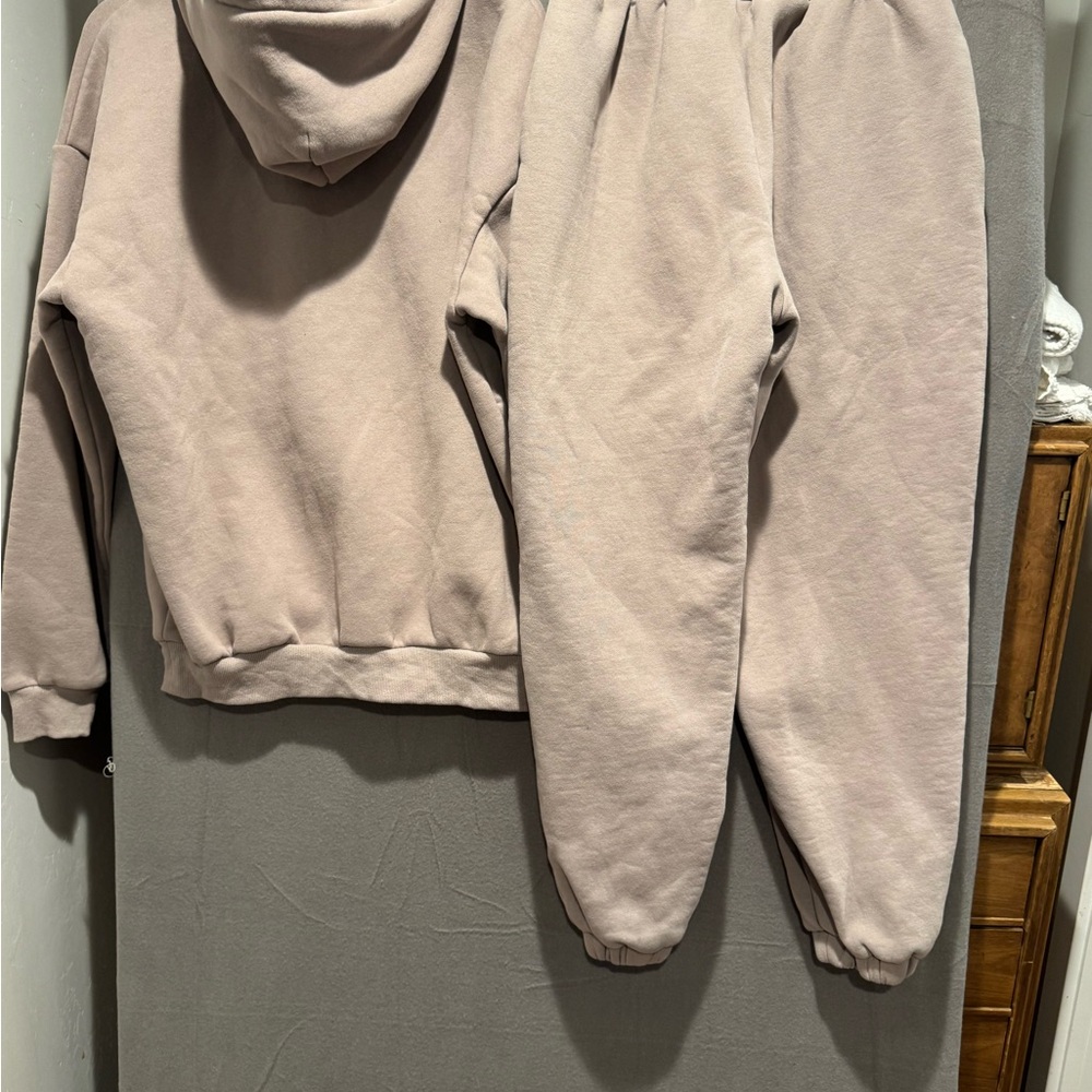 Cozy Men's Hoodie and Sweatpants Set - Soft Tan - Picture 6 of 6